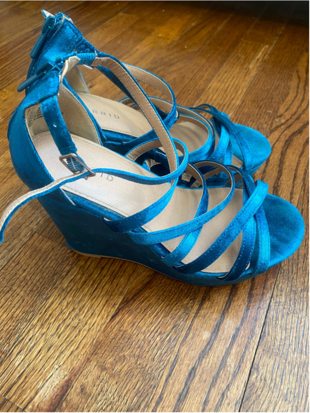 Torrid 7WW Teal Velvet Strappy Wedge Sandals Back Zip Y2K Glam Party Heels Shoes